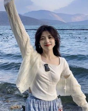 穿成反派的病弱青梅by画雾桐